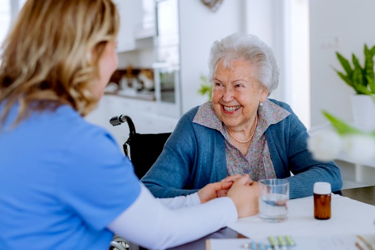 Word zorgprofessional of vrijwilliger bij Het Dordtse Huis in Dordrecht: een warm en betrokken team, waar aandacht én vakmanschap centraal staan.